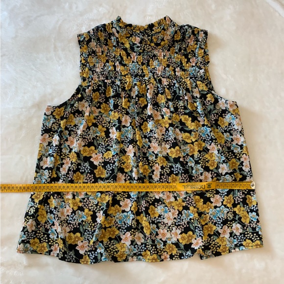 Dalia floral yellow and black blouse - Picture 4 of 7
